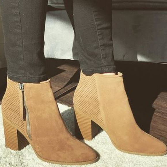 NWT Laser Cut Heeled Ankle Spring Booties-10/11 - Picture 4 of 5